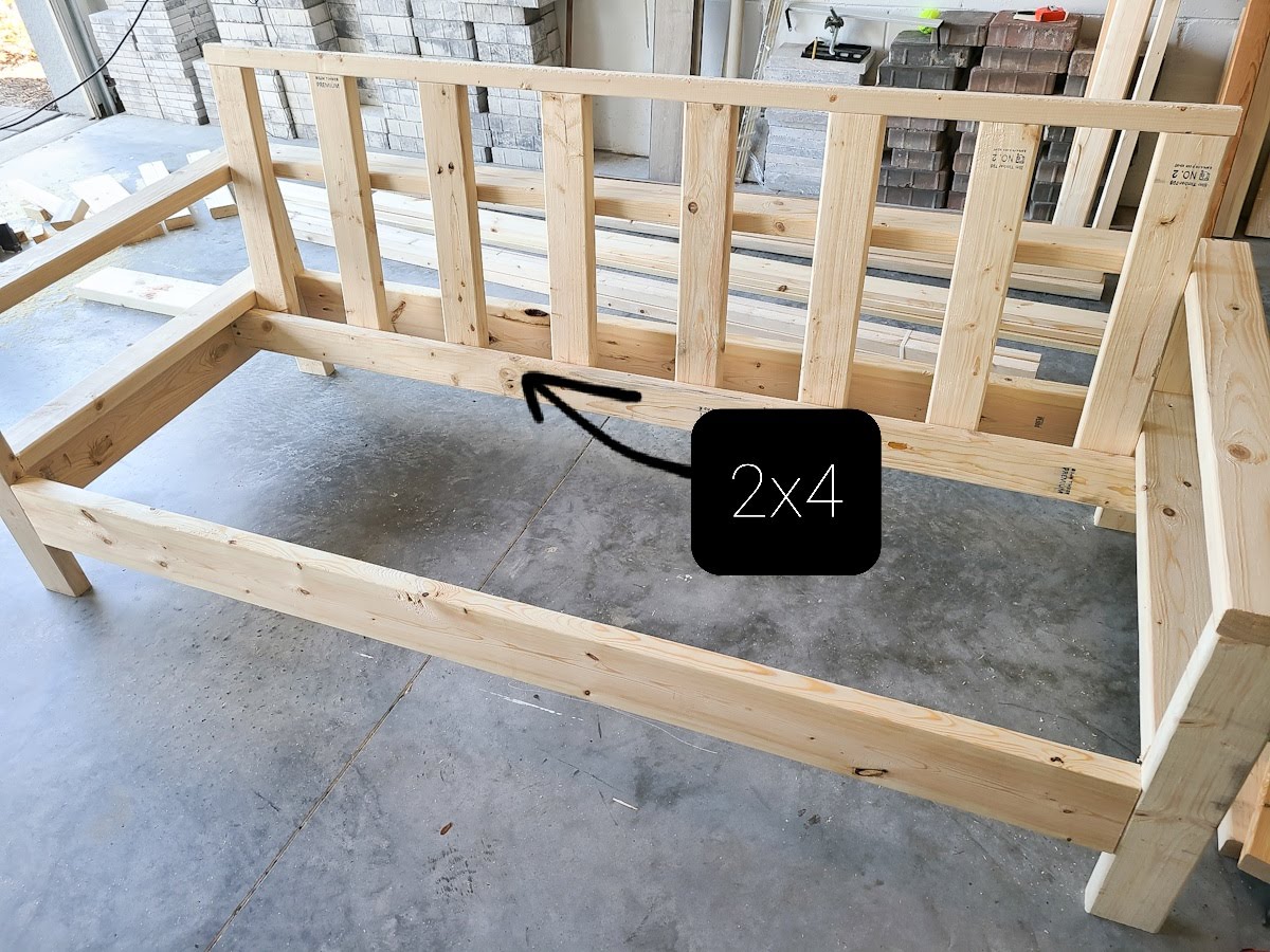 Outdoor sofa DIY