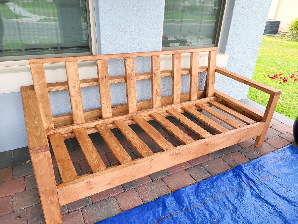Outdoor sofa DIY