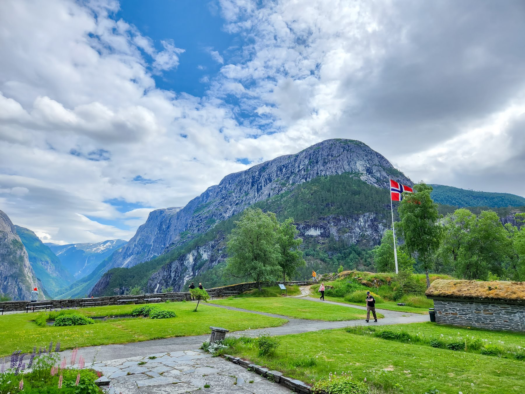 Ten Must-Have Tips for Traveling to Norway