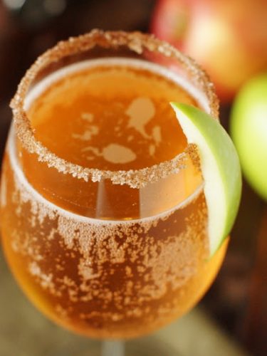 KitchenismyPlaygroundSparkling-Apple-Pie-Cocktail-with-Cinnamon-Sugar-Rim 1